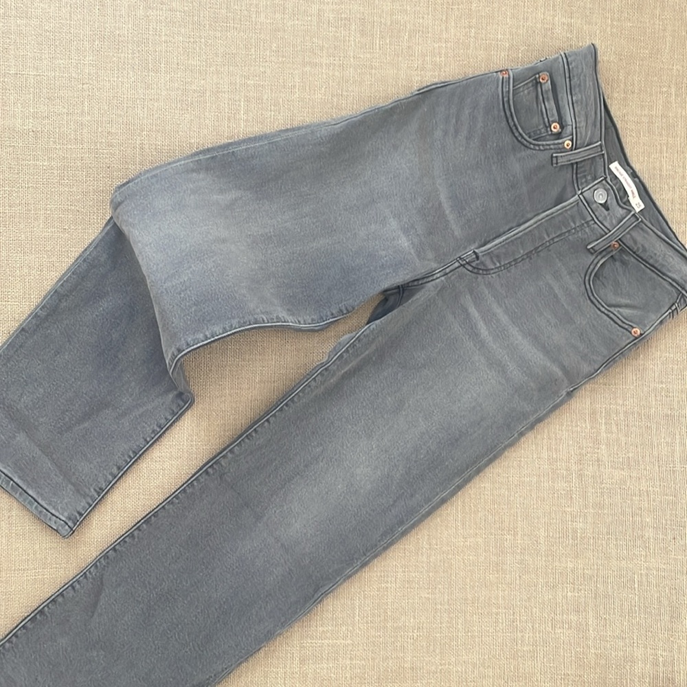 EUC Levi's Ribcage Straight Ankle Jeans Size 25